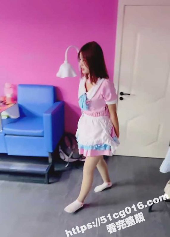 台球厅调教大学校花 舔脚、扇耳光、吃口水踩踏羞辱 女S 狂虐驯服萝莉小母狗!-51吃瓜网