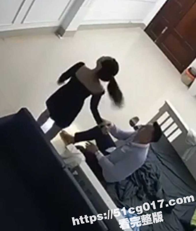 黑客破解摄像头 偷拍领导下班操秘书 男友就在楼下 还要被领导操完才能回家 骚货身材还真不错呢-51吃瓜网