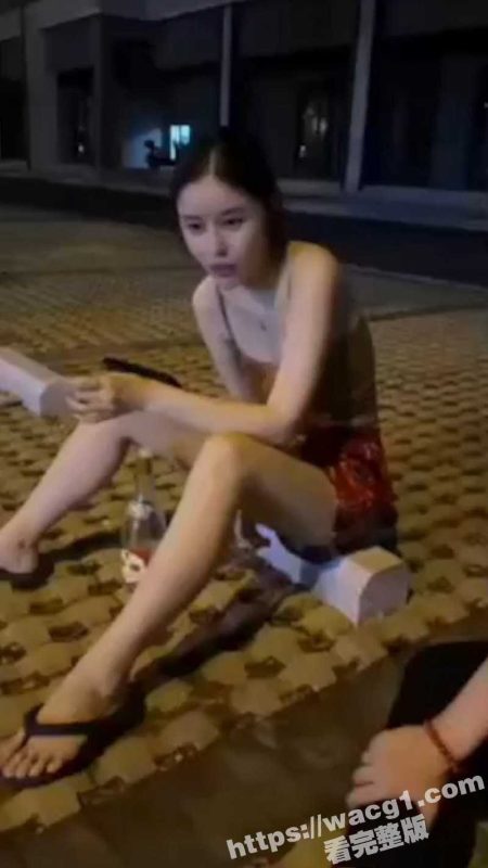 美女被自己男朋友打了 还和自己最好的闺蜜睡了 觉得可以理解 真是个好女孩啊 羡慕她男朋友-51吃瓜网