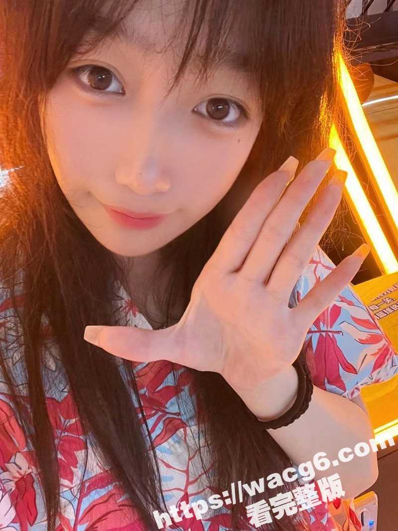 外表清纯大一学妹 刚满18岁就开始被学长各种调教 吃鸡巴的样子简直太反差了! - 51吃瓜网-51吃瓜网