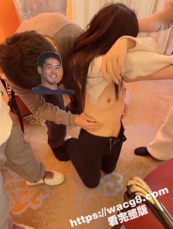 极品身材小母狗 被主人带到酒店调教 一边吃饭一边享受小母狗的桌下口活 多人输出给小母狗操到高潮-51吃瓜网