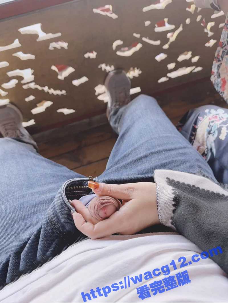 出远门到旅游景区 路边遇到一妹妹给我体验了一把口交惊险刺激游戏 没忍住射到妹妹毛毛上 - 51吃瓜网-51吃瓜网