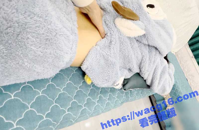 海角乱伦狂人新作 半夜钻进妹妹被我 以按摩的名义 爆操性感妹妹嫩穴 完美翘臀人间极品！-51吃瓜网