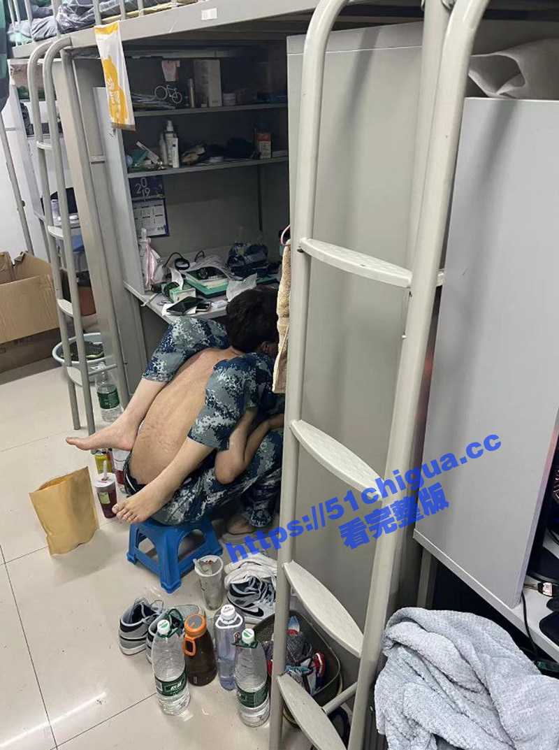 刚入学便找到了真爱！西安科技大学高新学院 大一新生 无时无刻都在kiss！kiss！ - 51吃瓜网-51吃瓜网