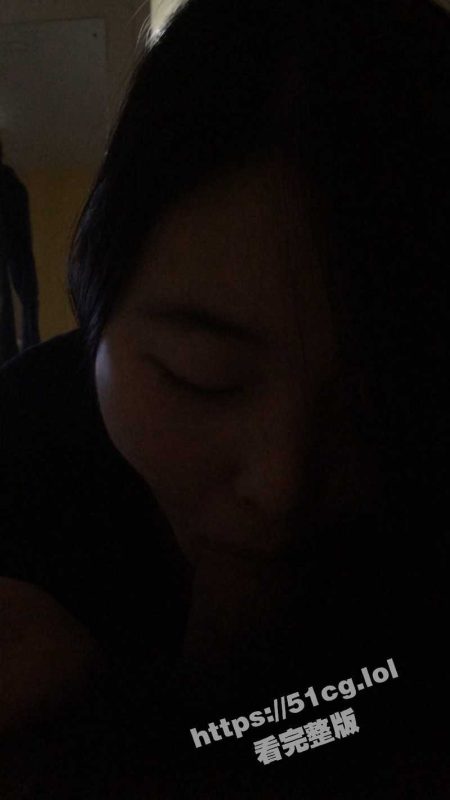 美眉被鸡吧打败啦！瓜友投稿去按摩店做特殊服务 妹妹口的好生涩 半天也不出来 嘴都疼了！-51吃瓜网